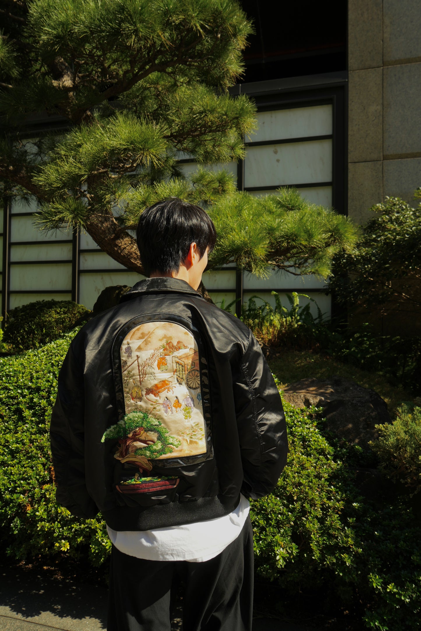 Window To The Soul Bomber Jacket 靈魂之窗 | Moomento